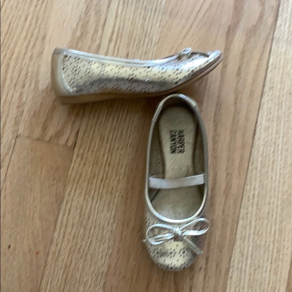 Toddler girls gold flat, sz 9 - Picture 2 of 4